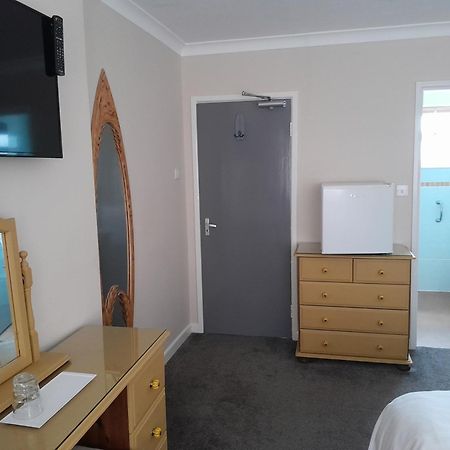 Relax At Rosscourt Guest House-Free On Site Parking (Adults Only) ボーンマス エクステリア 写真