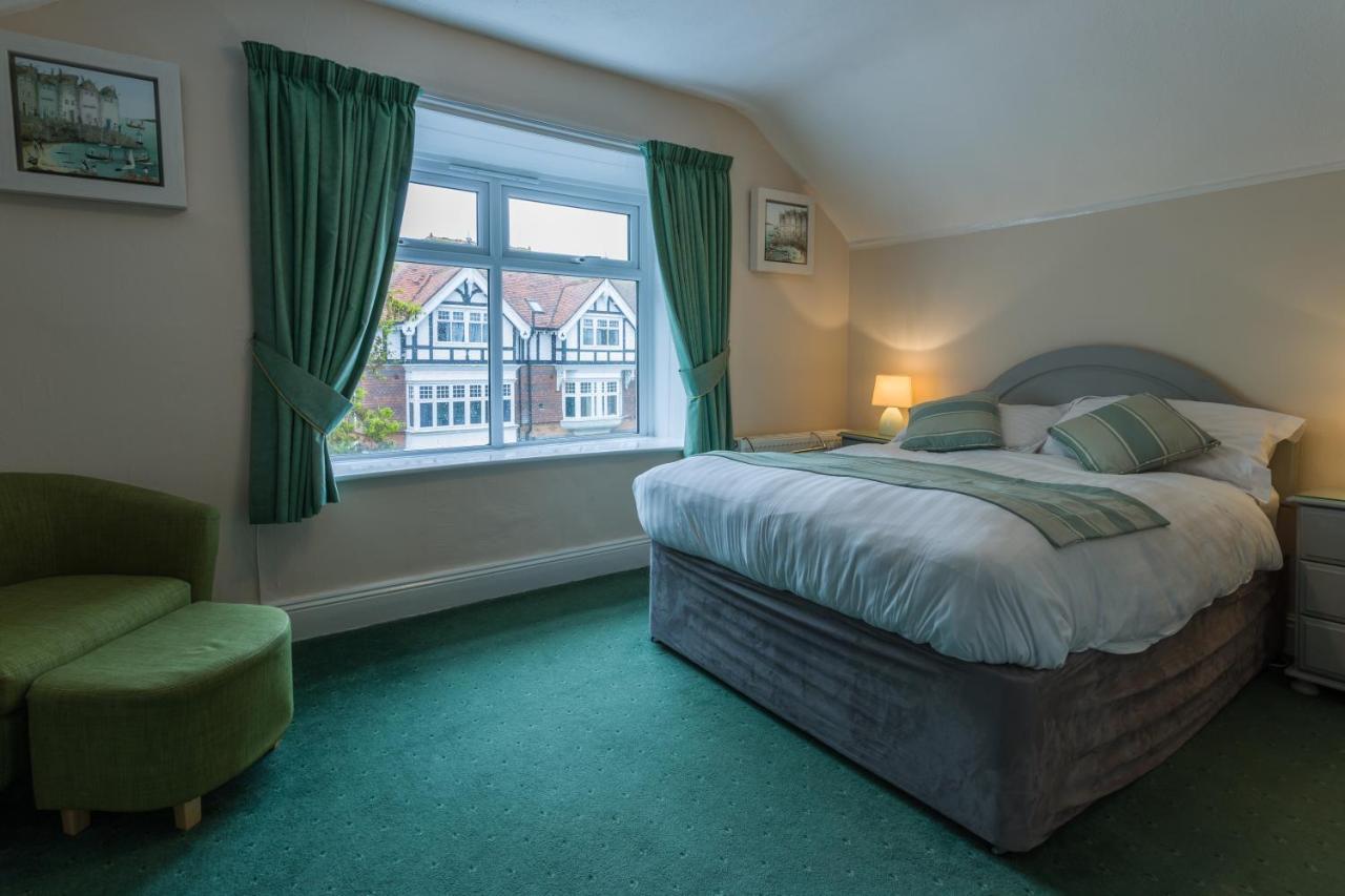 Relax At Rosscourt Guest House-Free On Site Parking (Adults Only) ボーンマス エクステリア 写真