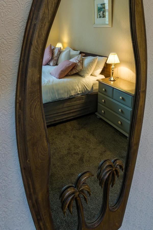 Relax At Rosscourt Guest House-Free On Site Parking (Adults Only) ボーンマス エクステリア 写真