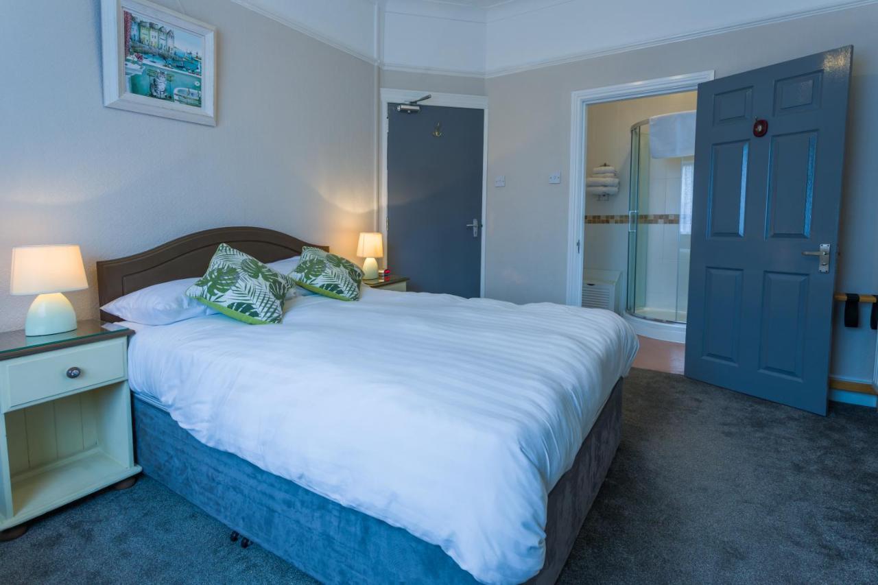 Relax At Rosscourt Guest House-Free On Site Parking (Adults Only) ボーンマス エクステリア 写真