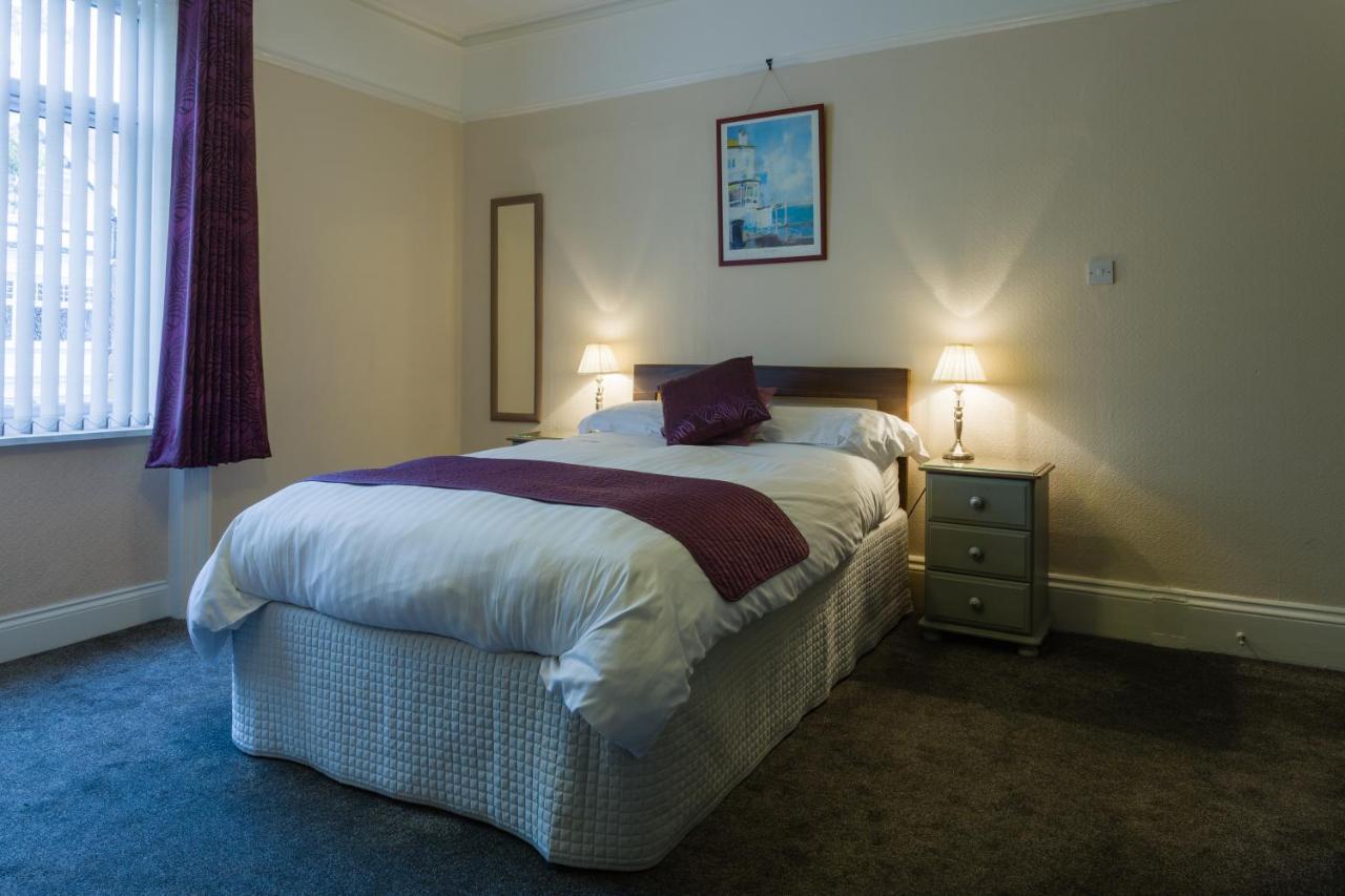 Relax At Rosscourt Guest House-Free On Site Parking (Adults Only) ボーンマス エクステリア 写真
