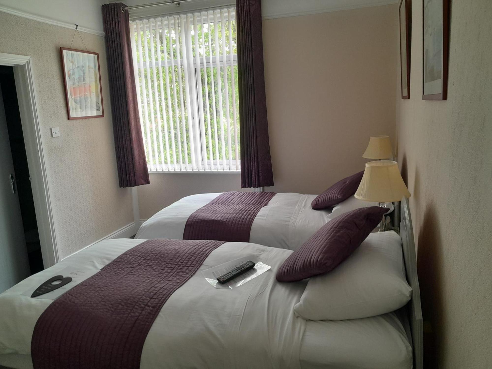 Relax At Rosscourt Guest House-Free On Site Parking (Adults Only) ボーンマス エクステリア 写真