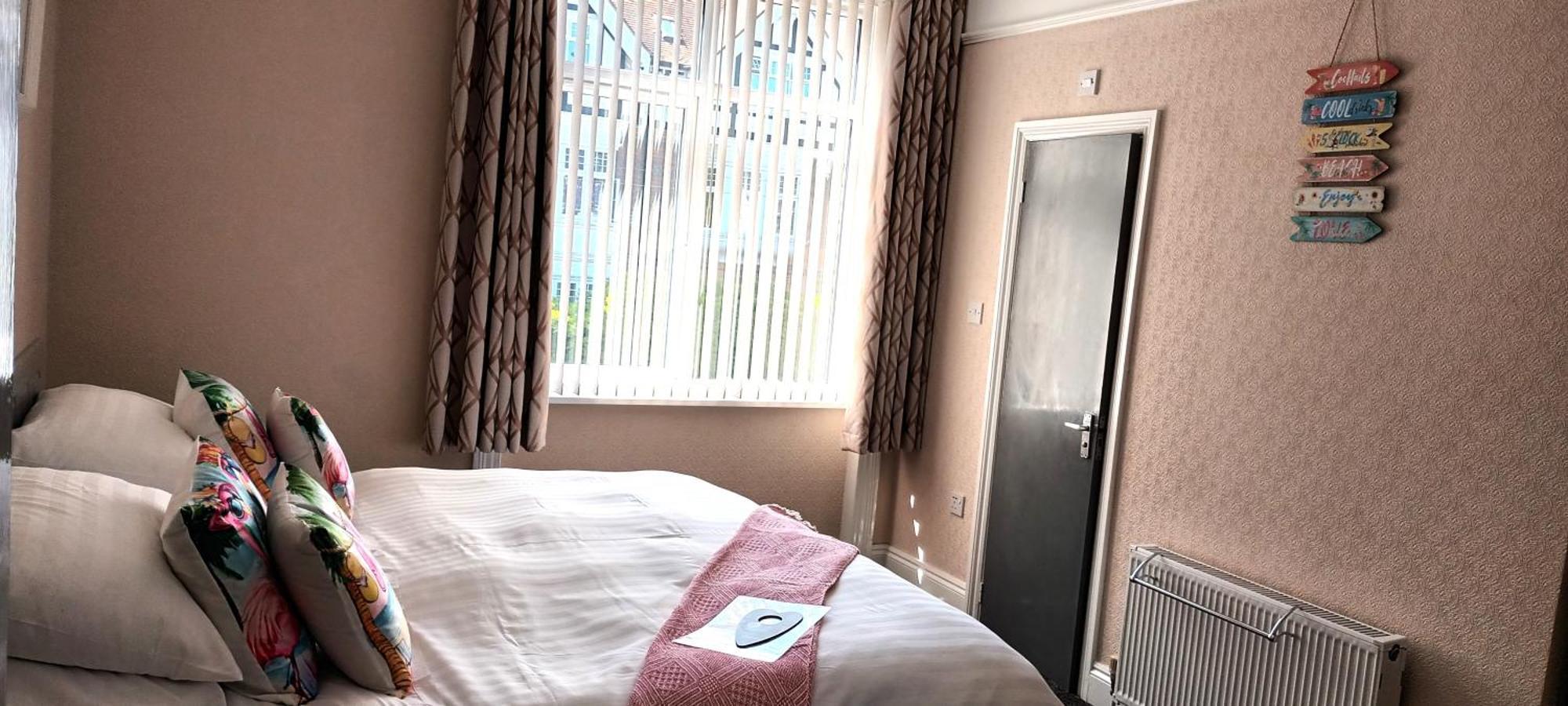 Relax At Rosscourt Guest House-Free On Site Parking (Adults Only) ボーンマス エクステリア 写真